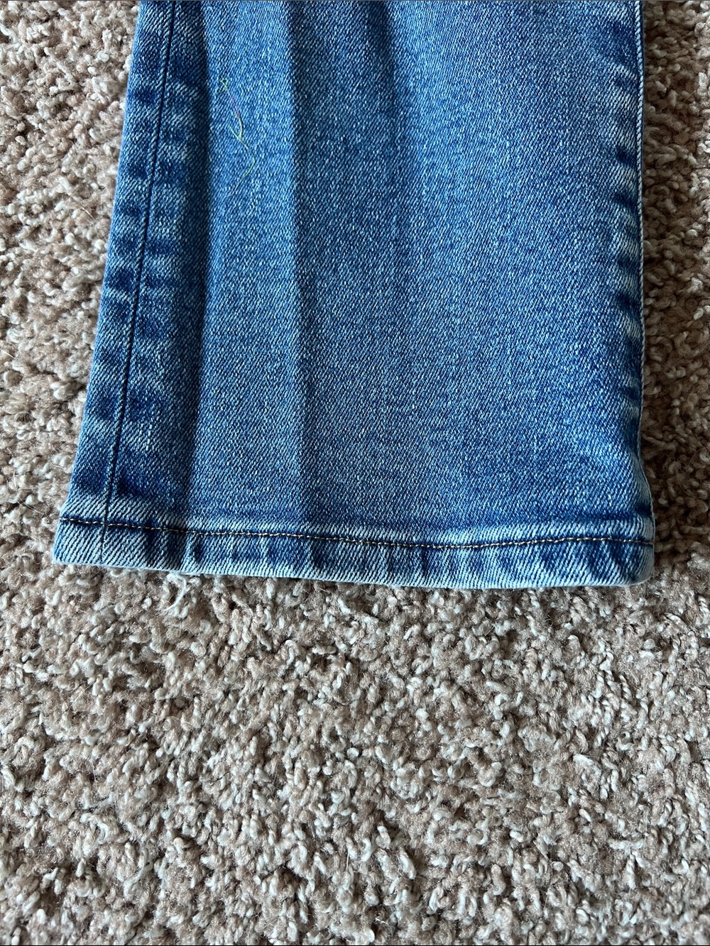 Good American Straight Leg Ripped Blue Jeans - Picture 6 of 10